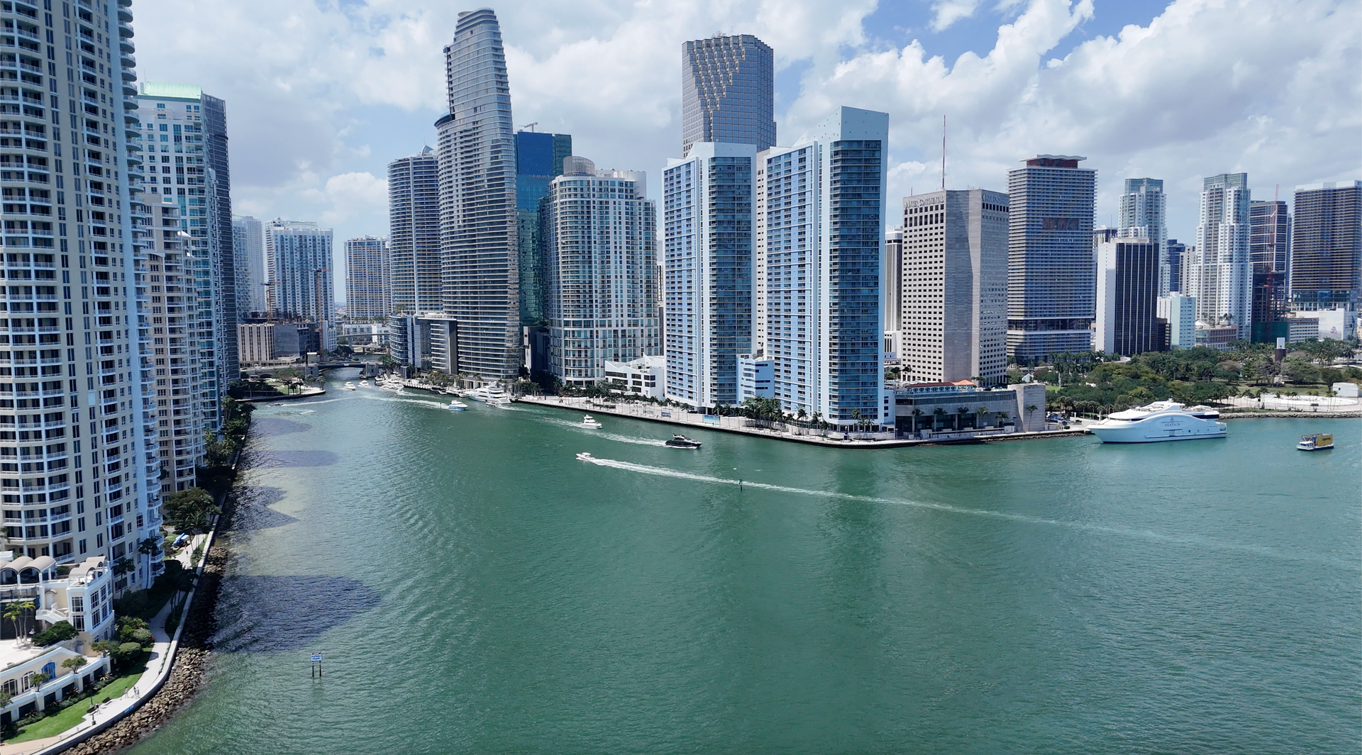 Miami Skyline part of the best Miami Tour in 2025