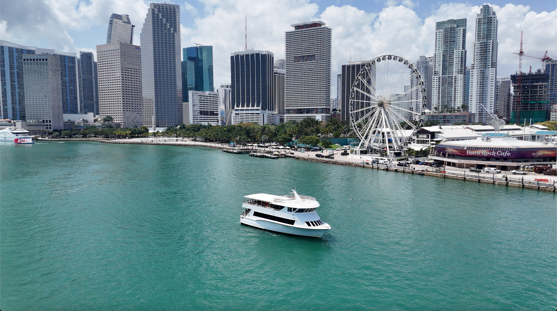 Boat Tours from Bayside downtown Miami