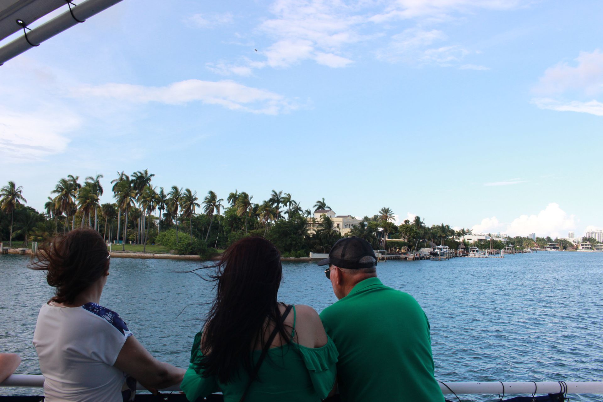 Star island celebrity mansion seen on the route map if the bayside boat cruise