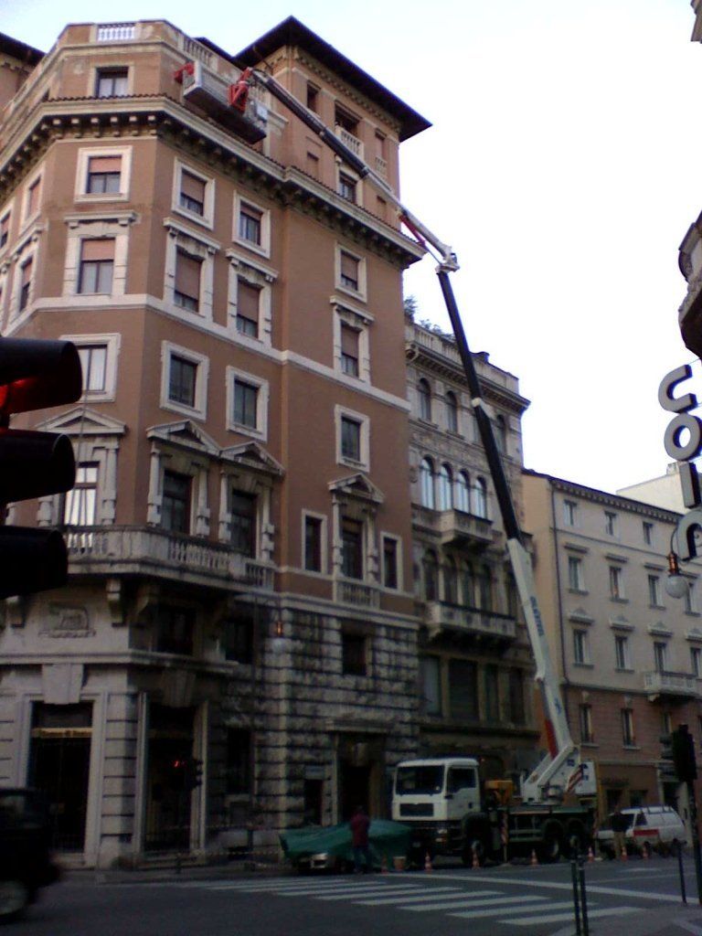 piattaforma aerea in opera