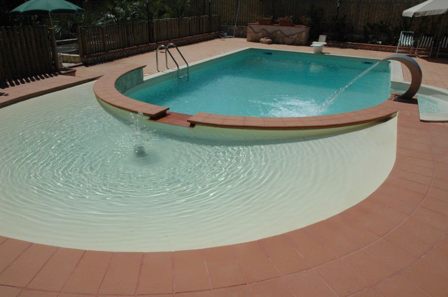 Piscina divisa in due