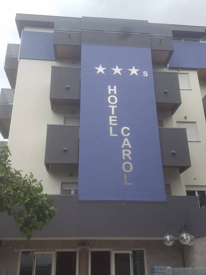 decorazione esterno hotel dettaglio