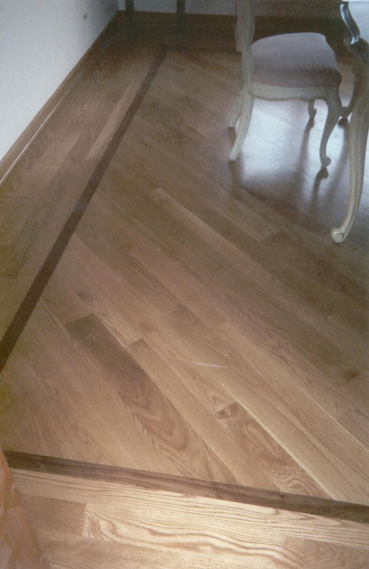 Refinished Border Floors - Mundelein, IL - Wizard of Wood Flooring