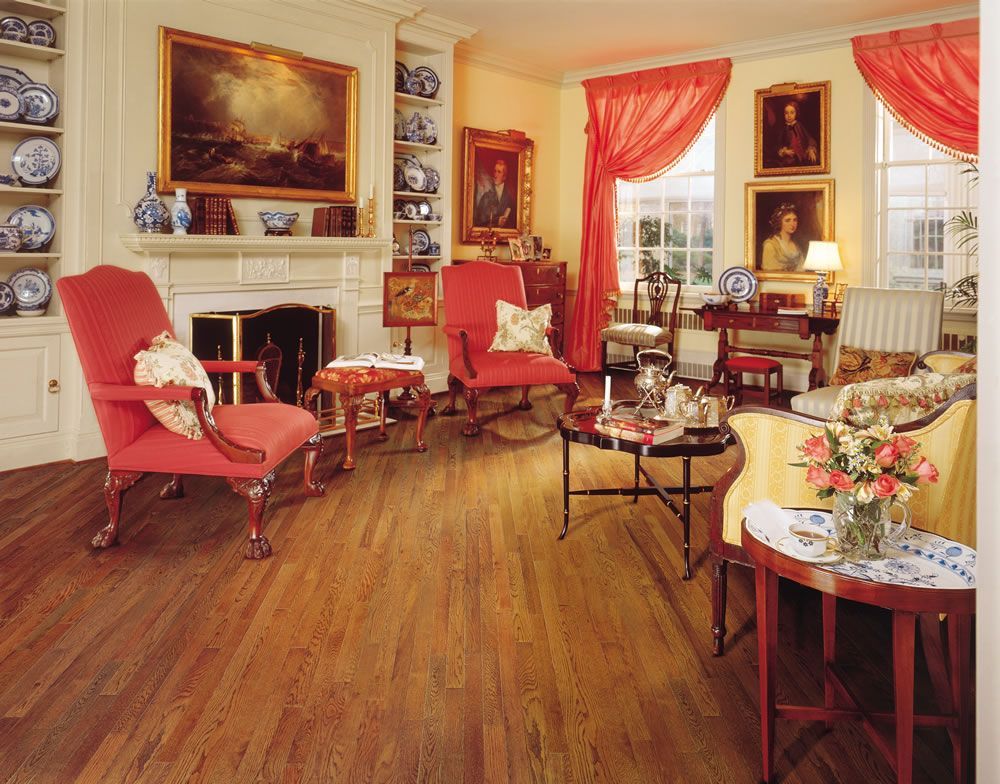 Vintage Living Room with nice Hardwood Floors - Mundelein, IL - Wizard of Wood Flooring