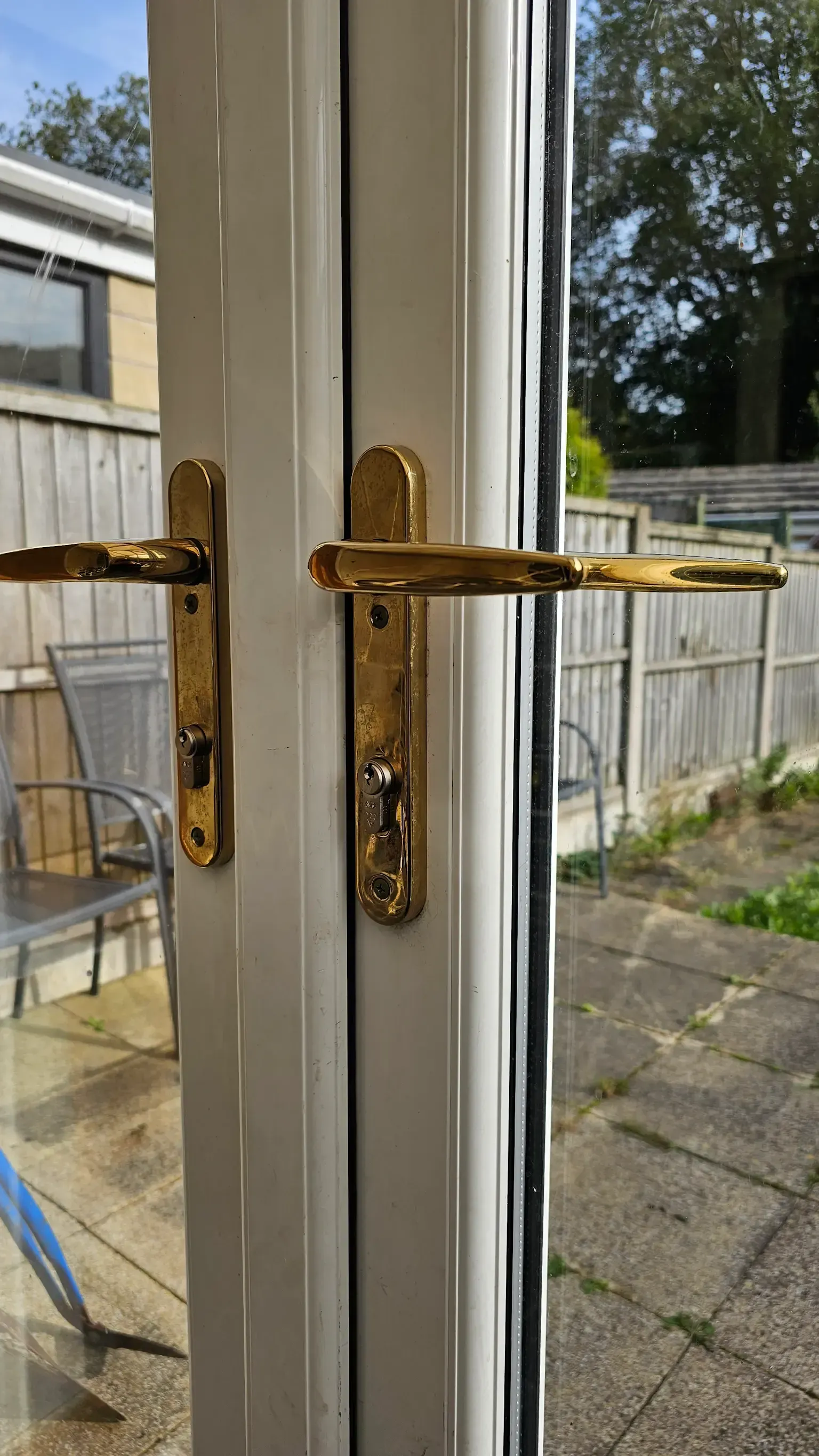 anti-snap lock installation