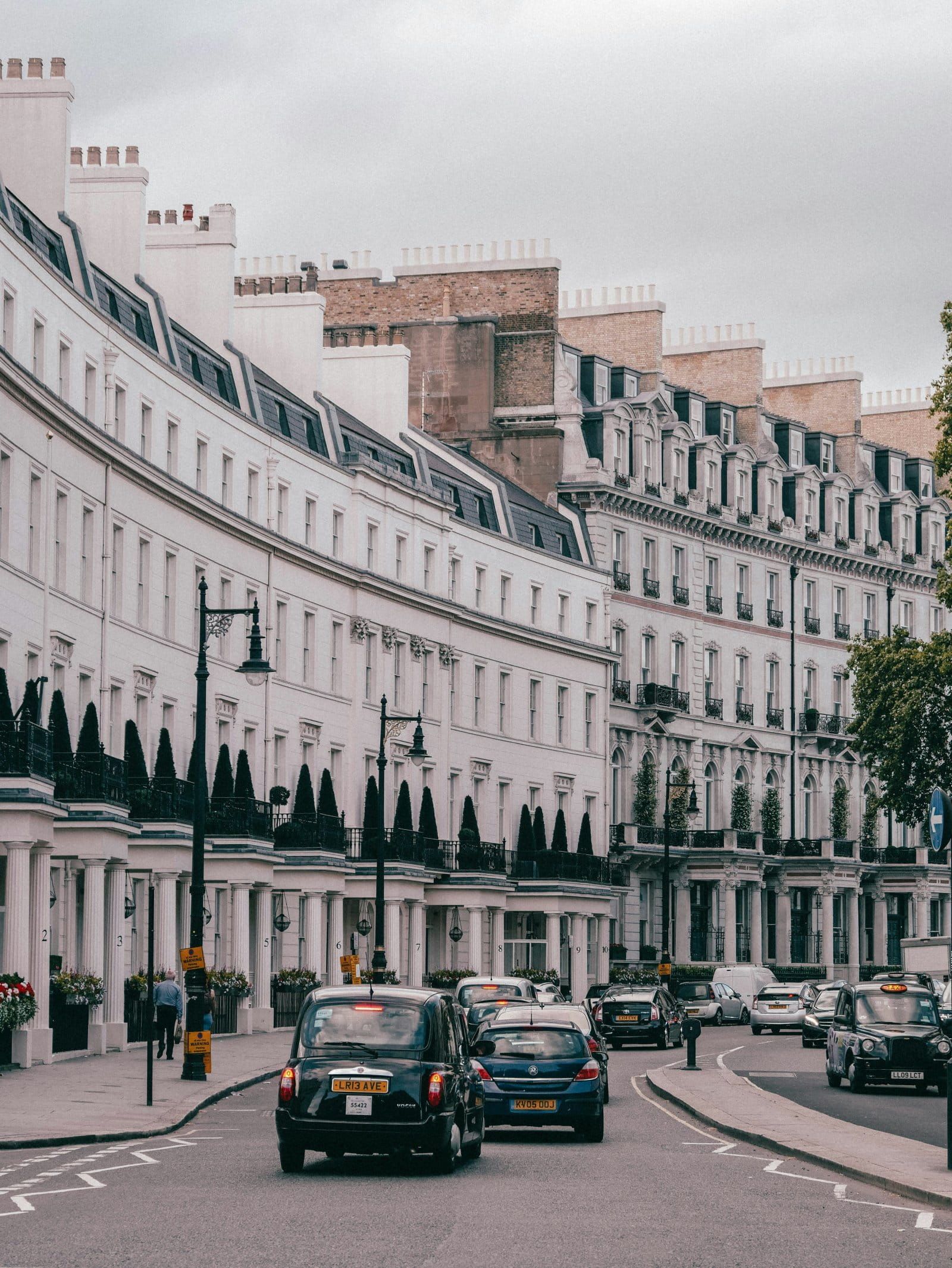 perks of living at dolphin square central london apartment complex