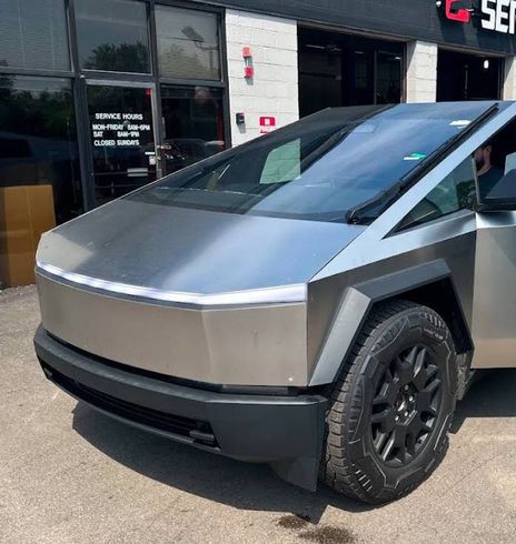 Tesla Cybertruck - Gravity Service Center