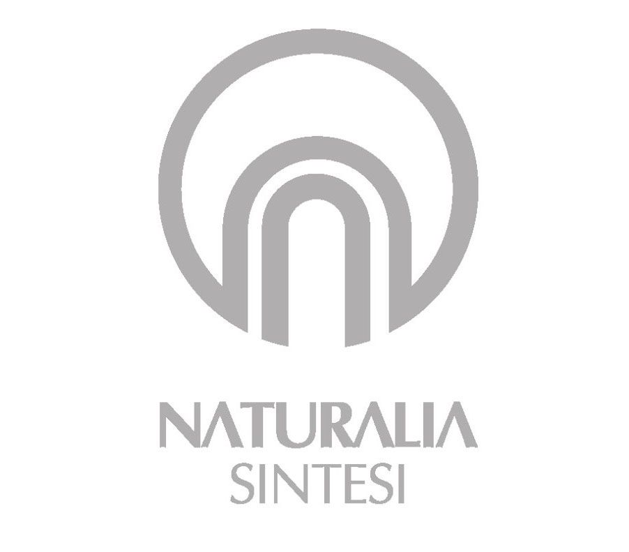Naturalia Sintesi 的標誌是一個圓圈，中間有 au。