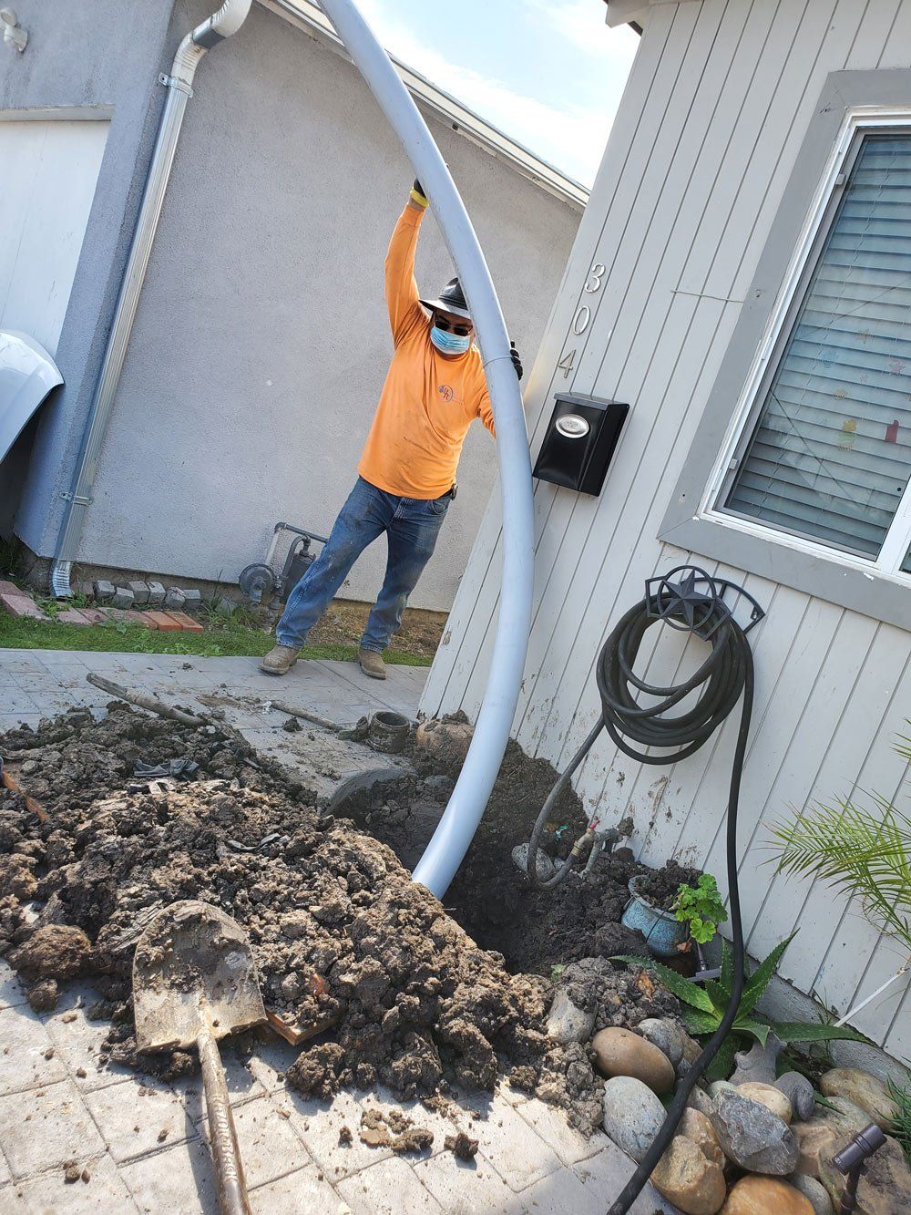 Worker Doing a Sewer Work — Richmond, CA — Better Rooter