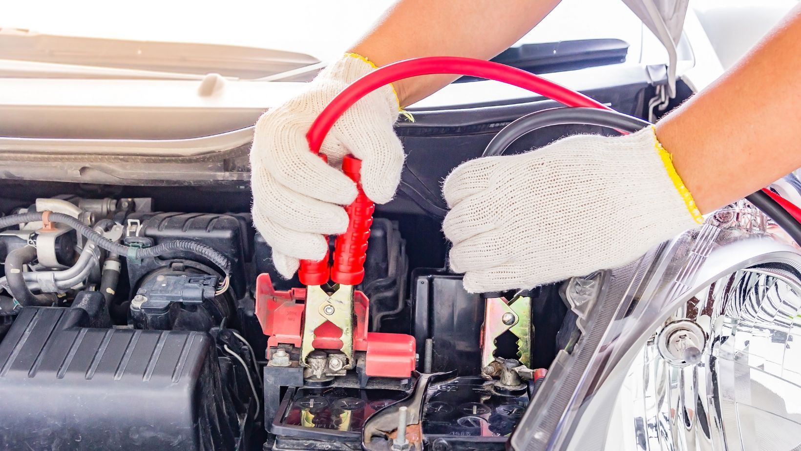 How Can You Safely Jumpstart a Dead Battery?
