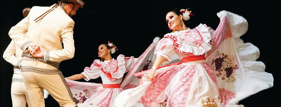 mexican group dance performance