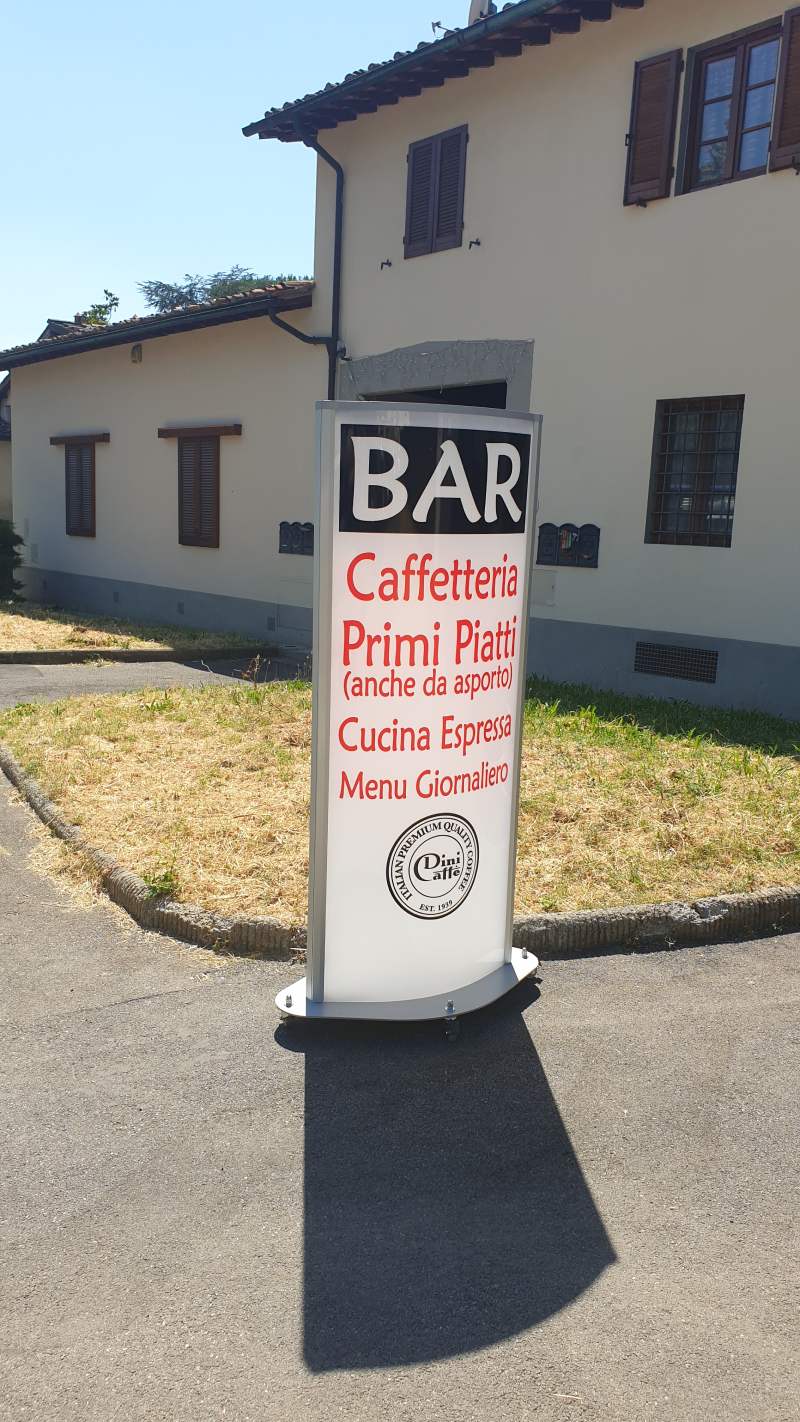 totem per pubblicità