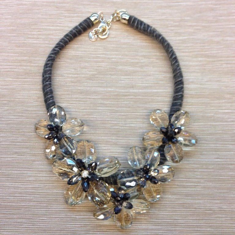 collana artigianale in pietre naturali