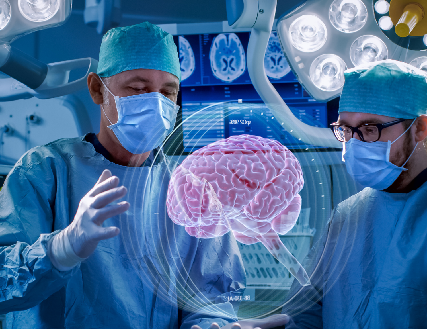 dos cirujanos miran una imagen de un cerebro en una sala de operaciones mediante holograma o realidad aumentada 