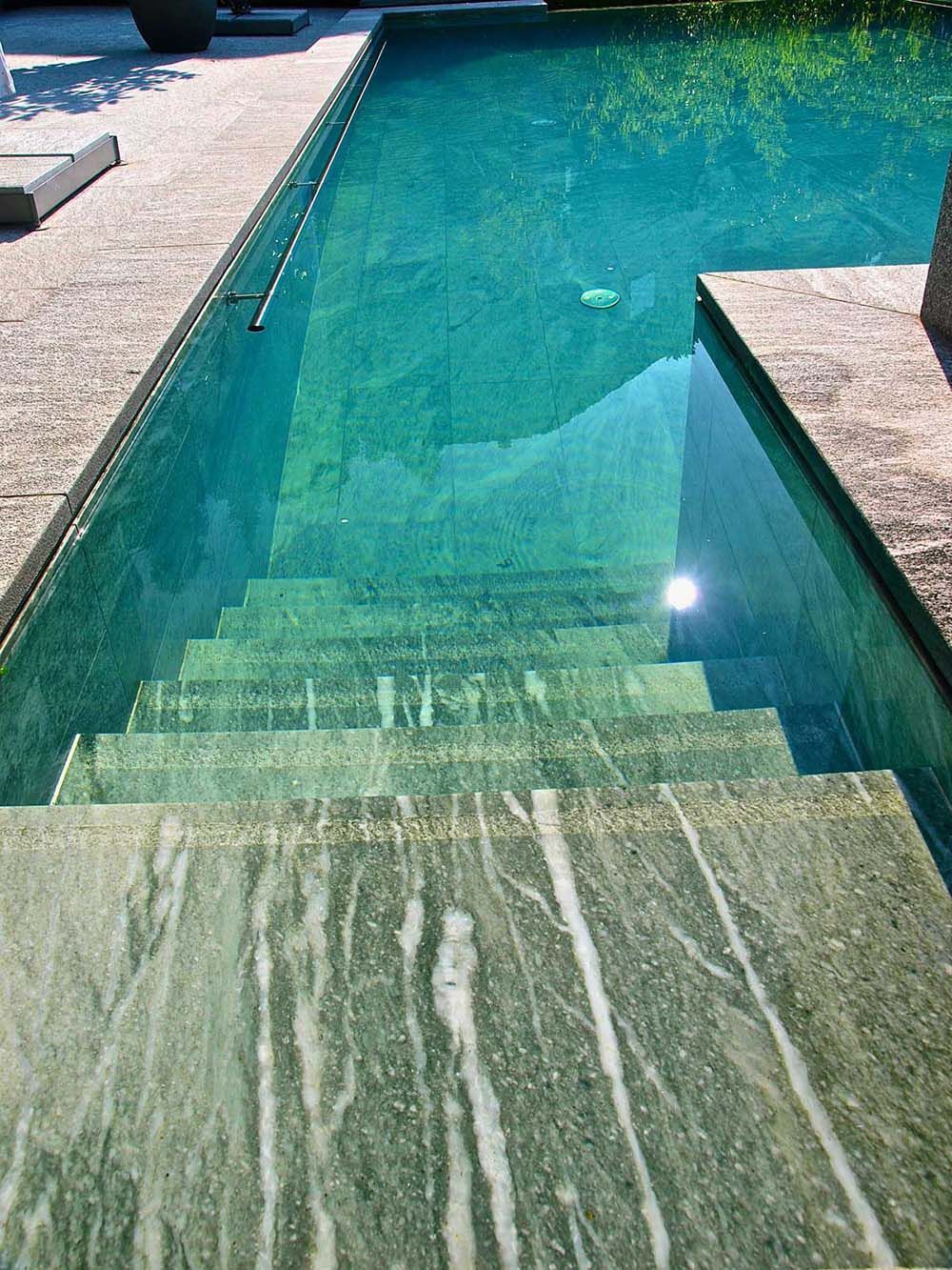 Dalla vendita, alla costruzione e alla manutenzione della vostra piscine - siamo attivi in tutto il Canton Ticino