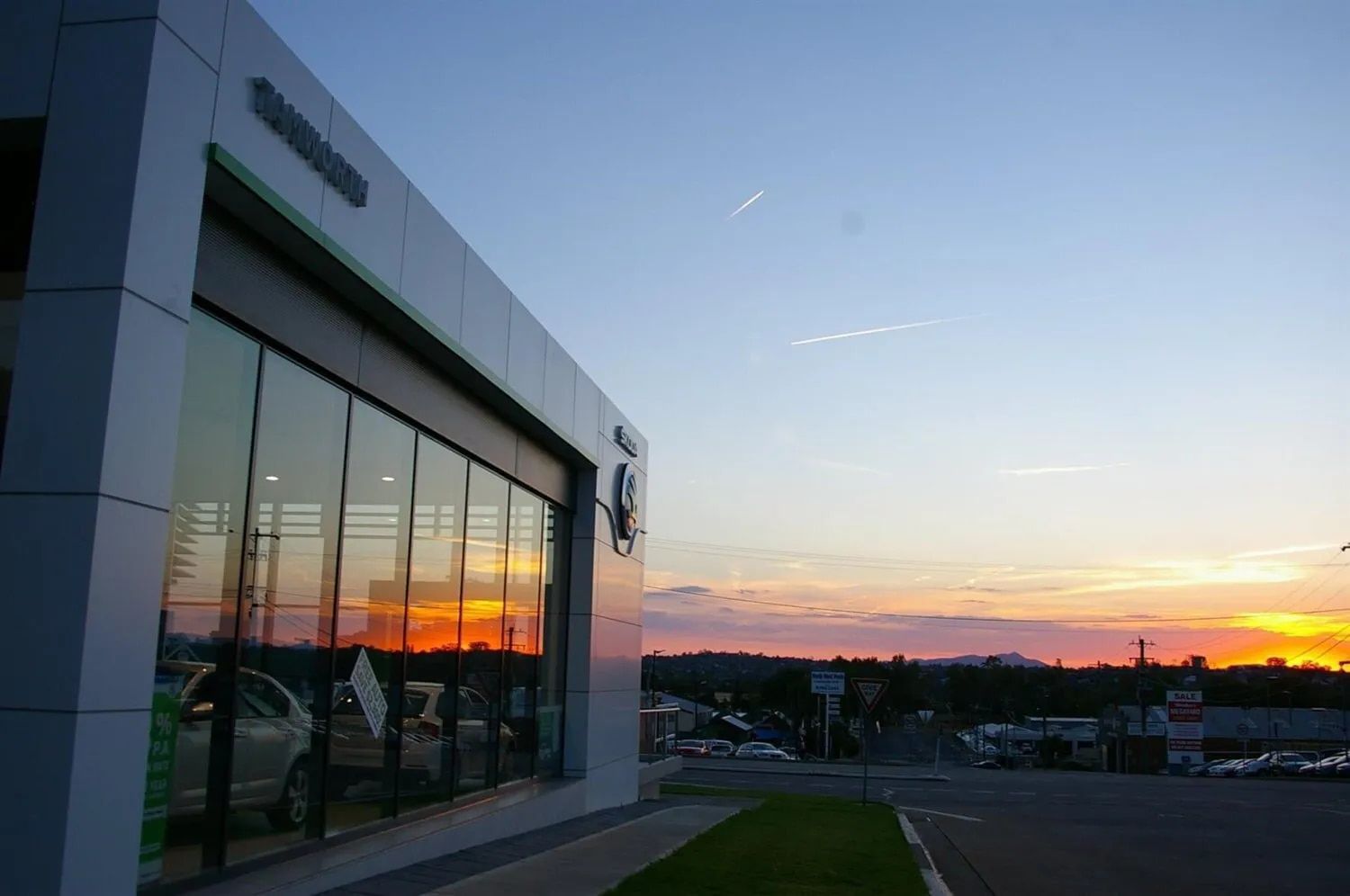 Fixed Windows Of A Car Dealership — Windows & Doors in Taminda, NSW
