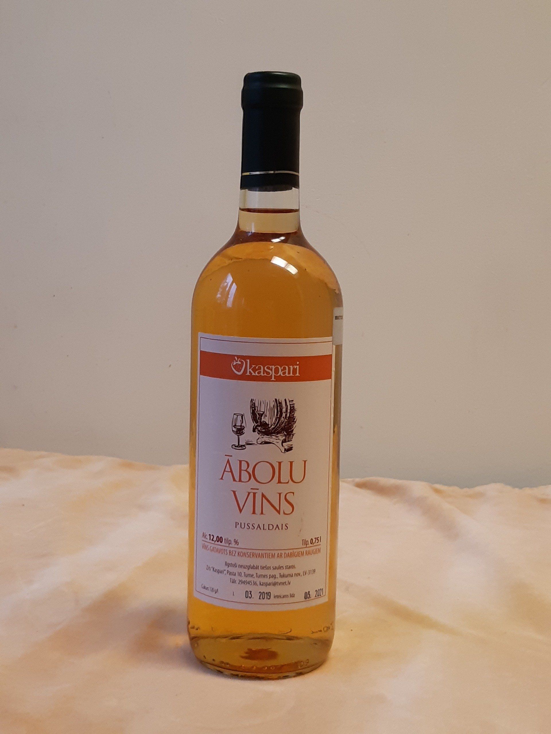 Ābolu pussaldais vīns, pirkt vīnu, vīns, salds vīns, dzimšanas diena, dzimšanas dienas dāvana, ābols, āboli