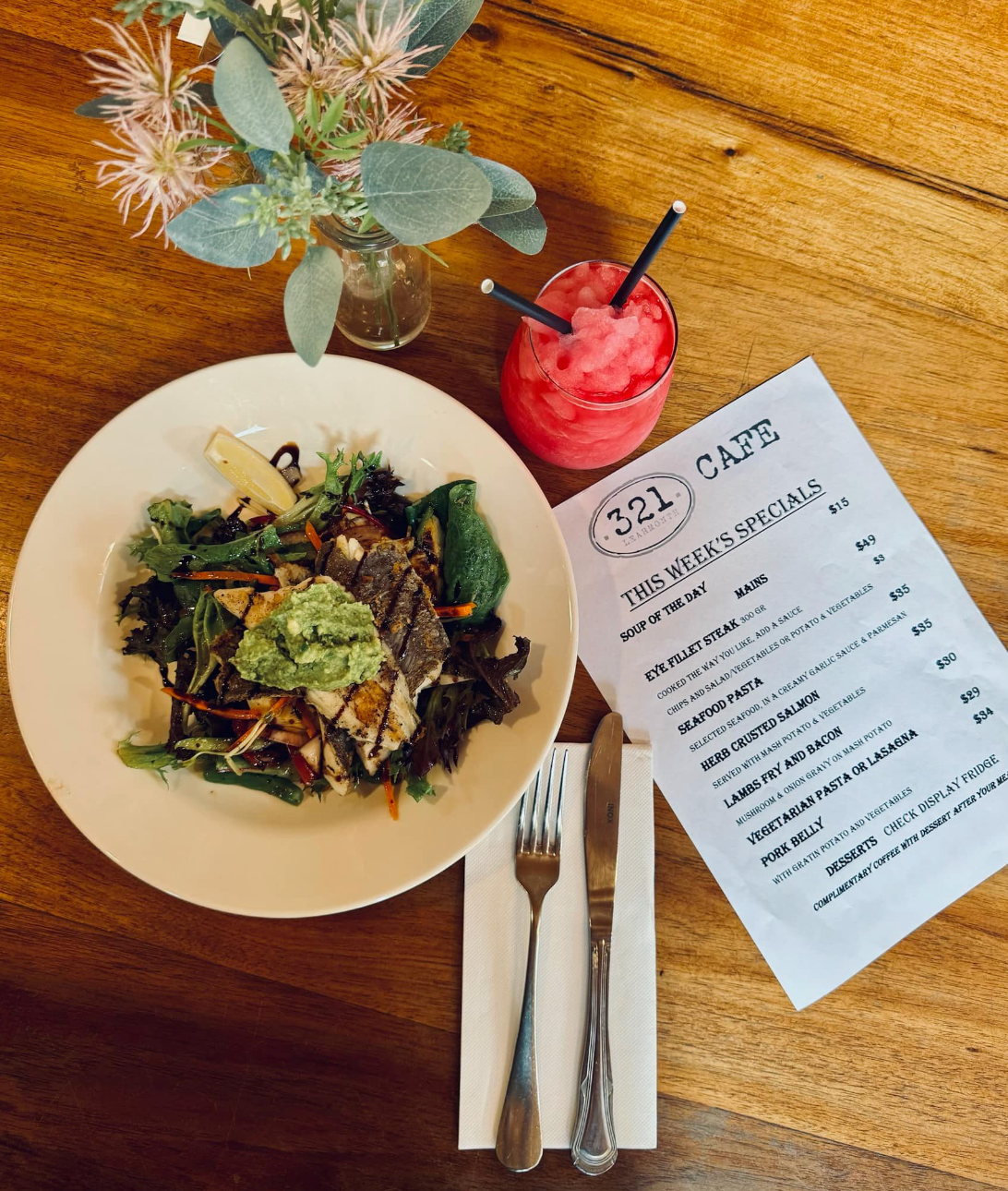 Salad and Smoothie At 321 Cafe — 321 Cafe in Learmonth, VIC