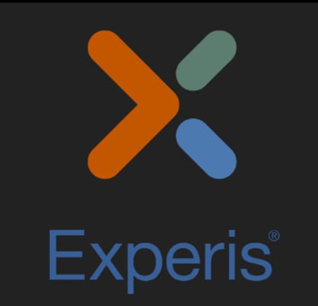 Logotipo de Experis: Flecha naranja y formas de colores formando una 