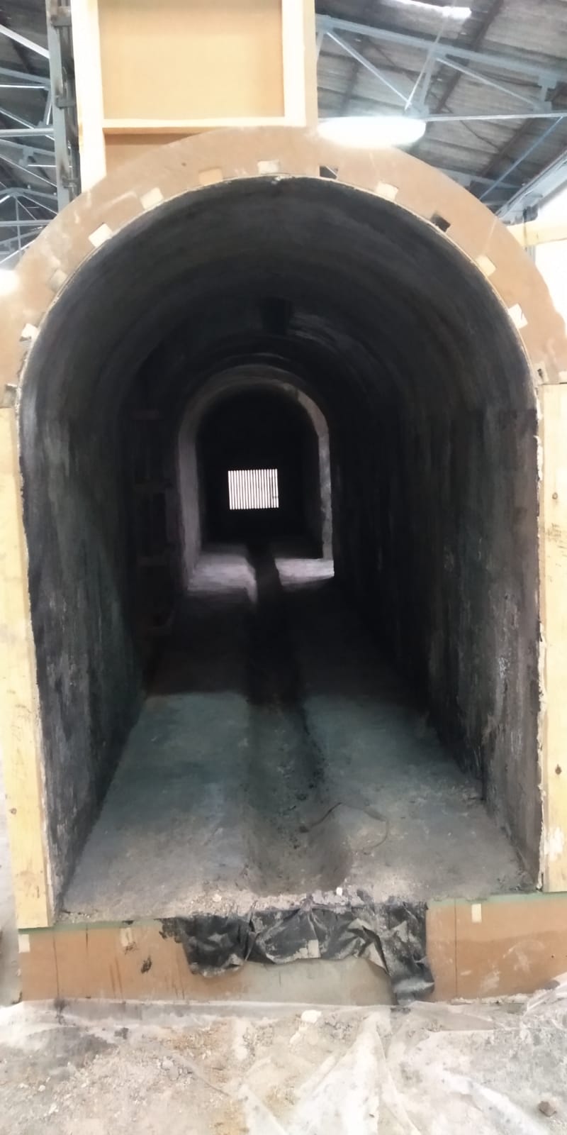 Hay un agujero en el medio del túnel.