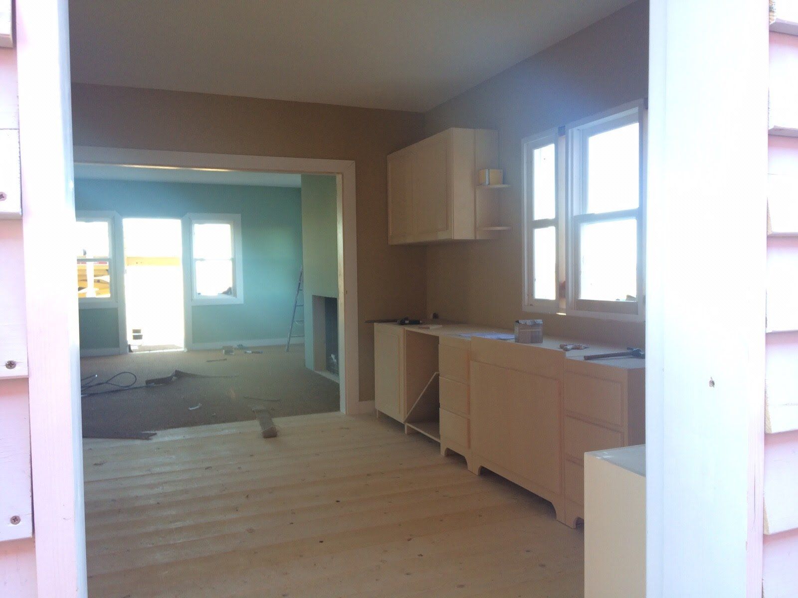 Una cocina en una casa que está siendo remodelada