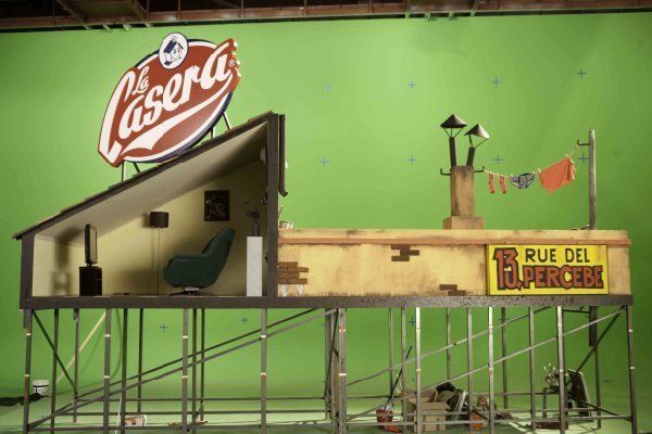 Una maqueta de una casa con la palabra casera encima