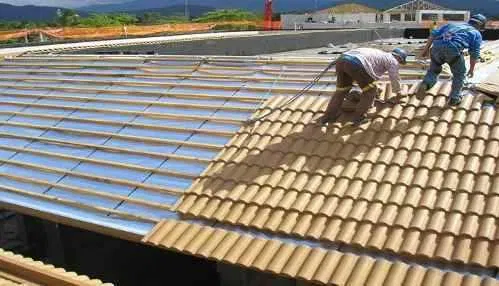 Vantagens e benefícios da aplicação de manta térmica para telhado