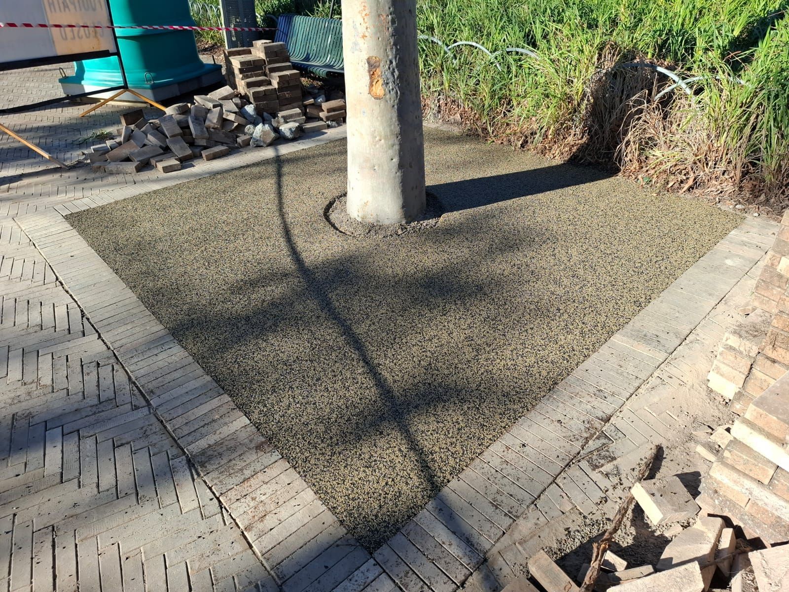 Melbourne Zoo- Porous Lane Tree-plot Installation.