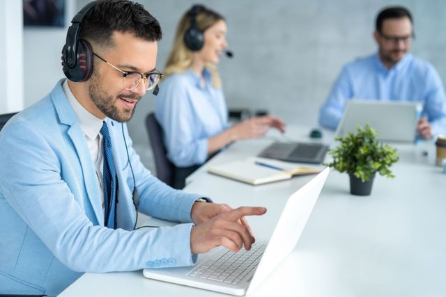 10 Top AI Tools For Recording & Analyzing Customer Calls