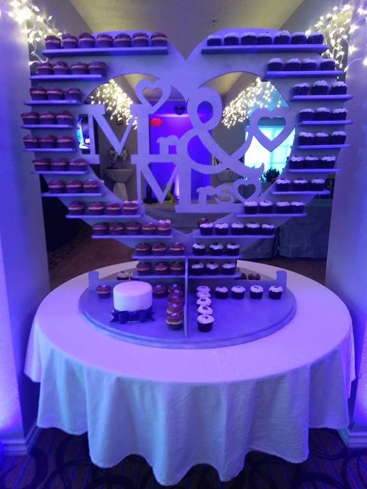 Cakes — Group Of Cupcakes In Table Setting Up Like Heart Shape In Colorado Springs, CO