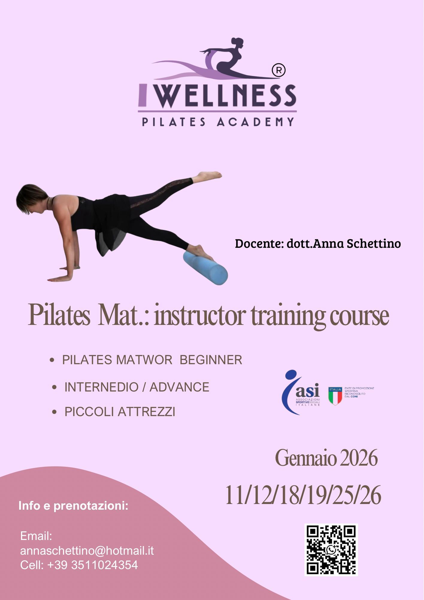 Volantino del corso di formazione per istruttori di Pilates. Donna che esegue la posizione di Pilates. Sfondo viola e bianco. Date: gennaio 2026.