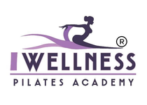 Logo per I Wellness Pilates Academy. Silhouette viola e grigio scuro di una donna che fa pilates, onde stilizzate e testo.