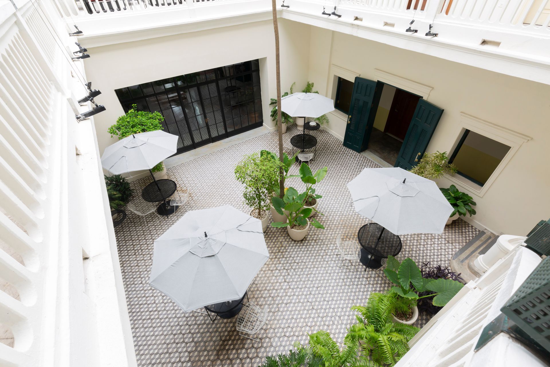 American Trade Hotel