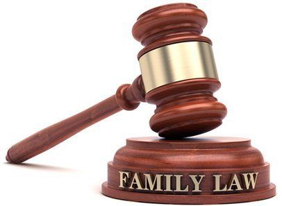 Maza de la giustizia specializzata in diritto familiare