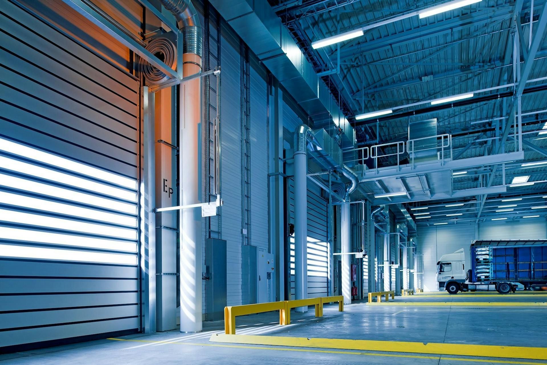 how to keep a warehouse clean