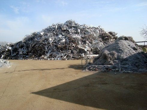 deposito di scarti ferrosi e non ferrosi