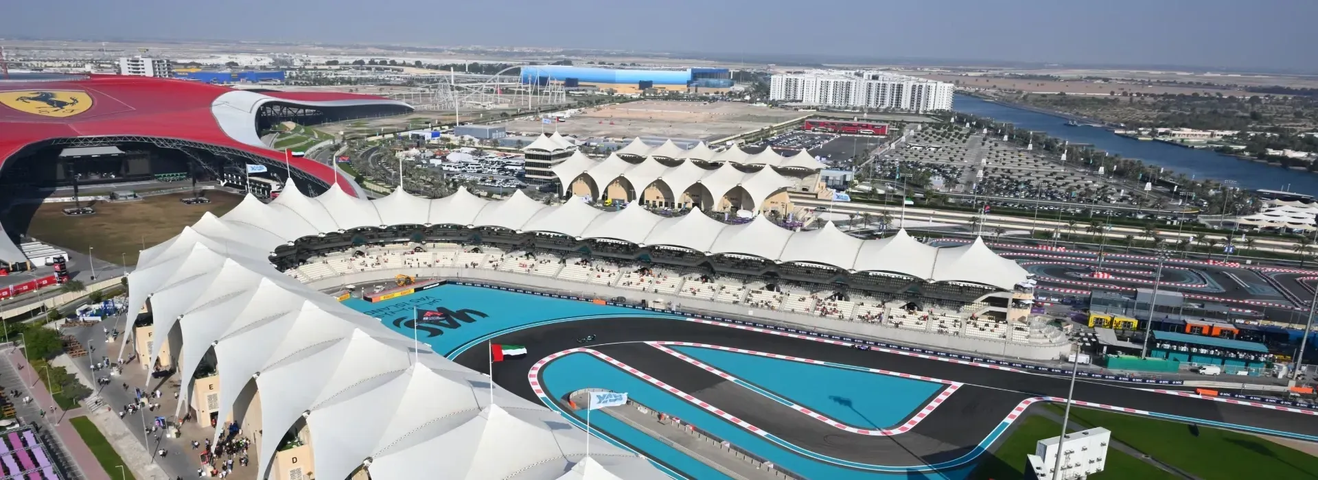亞斯碼頭賽道（Yas Marina Circuit）