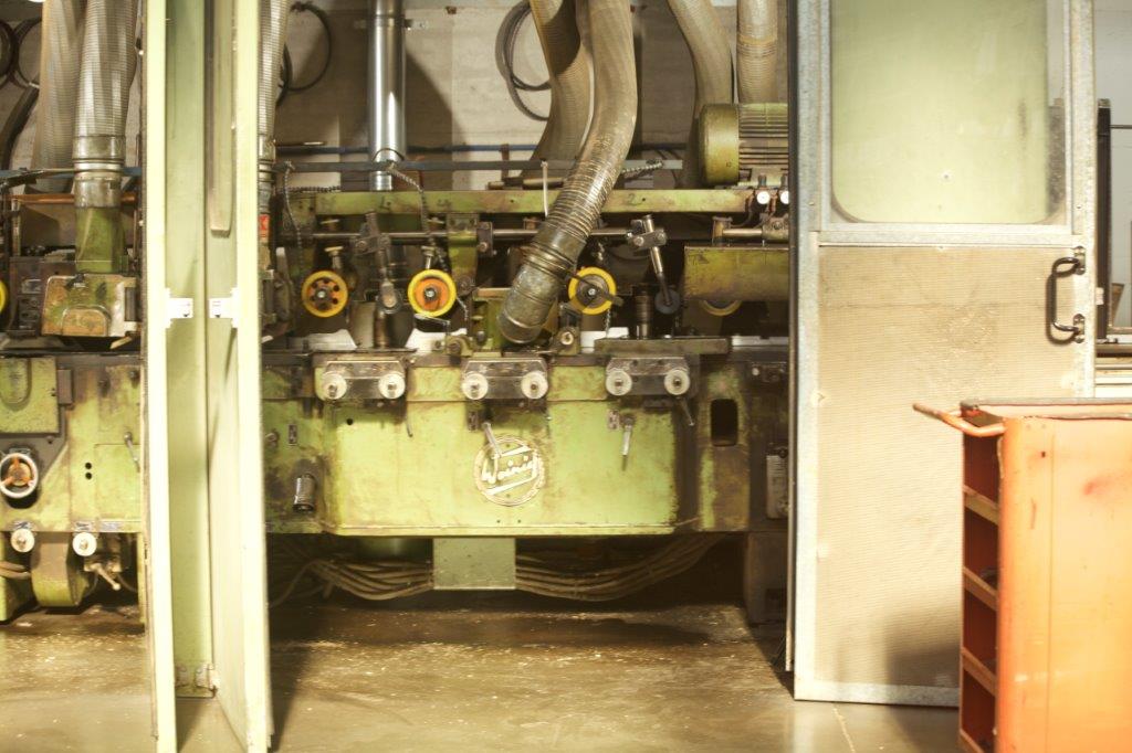 Scorniciatrice alberi di una falegnameria