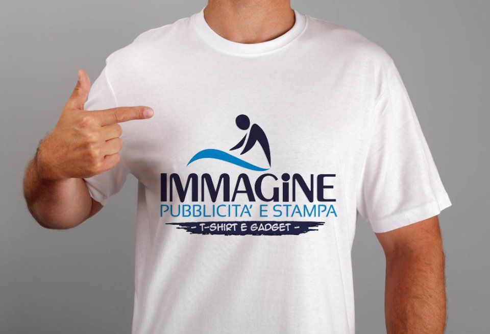 t-shirt personalizzata con stampa sul petto