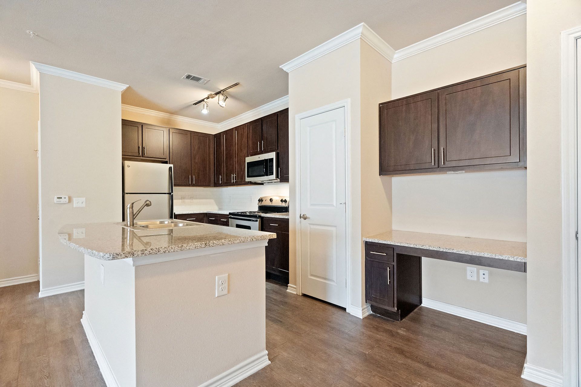 Modern Kitchen at Residence at Midland, Midland, Texas