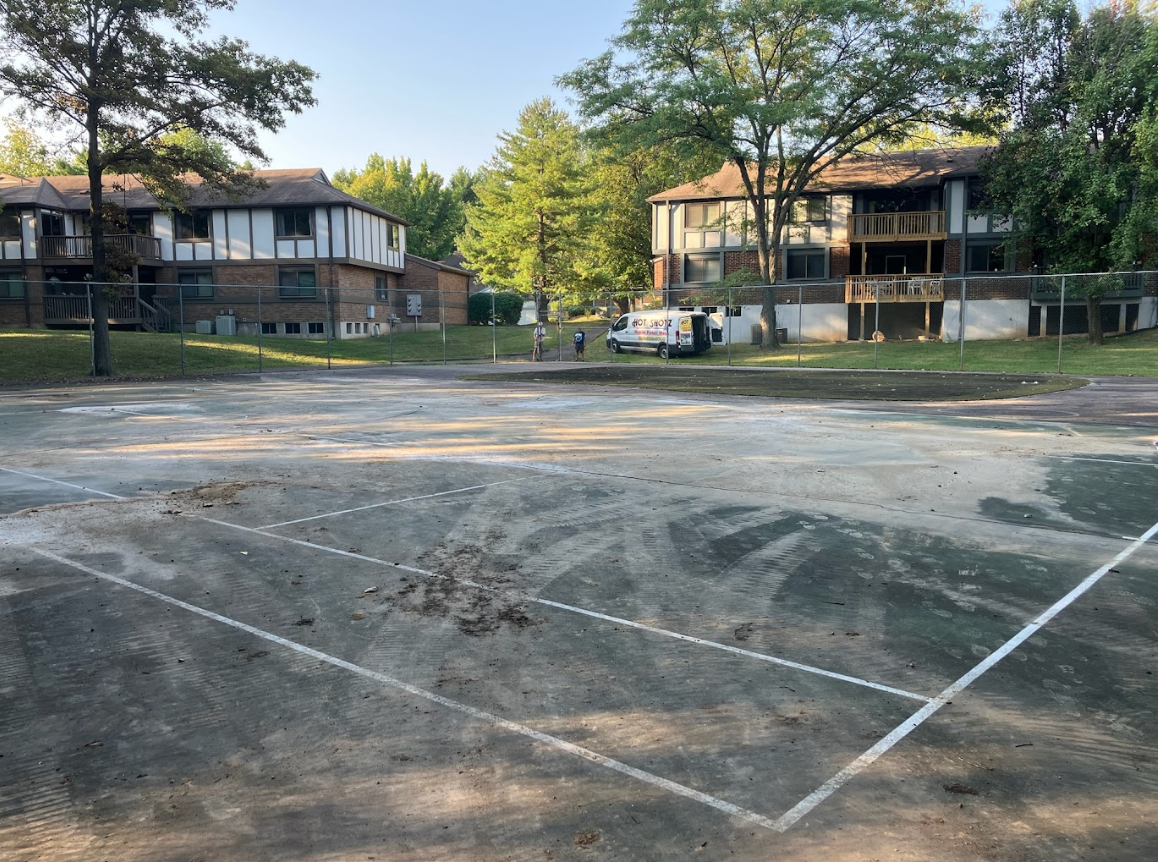 Dirty Tennis Court Before Hot Shotz Mobile Power Wash | St Louis