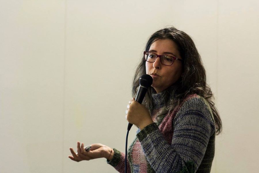 foto della dott.ssa Denise Filippin mentre interviene ad un seminario