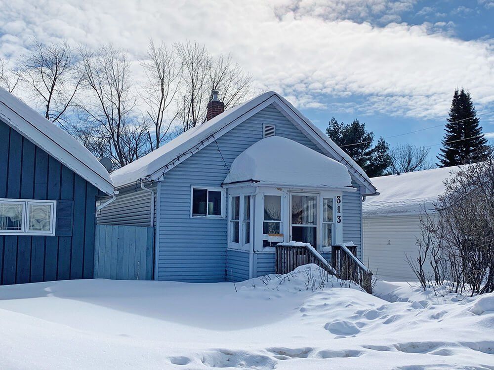 313 3rd St E, Fort Frances