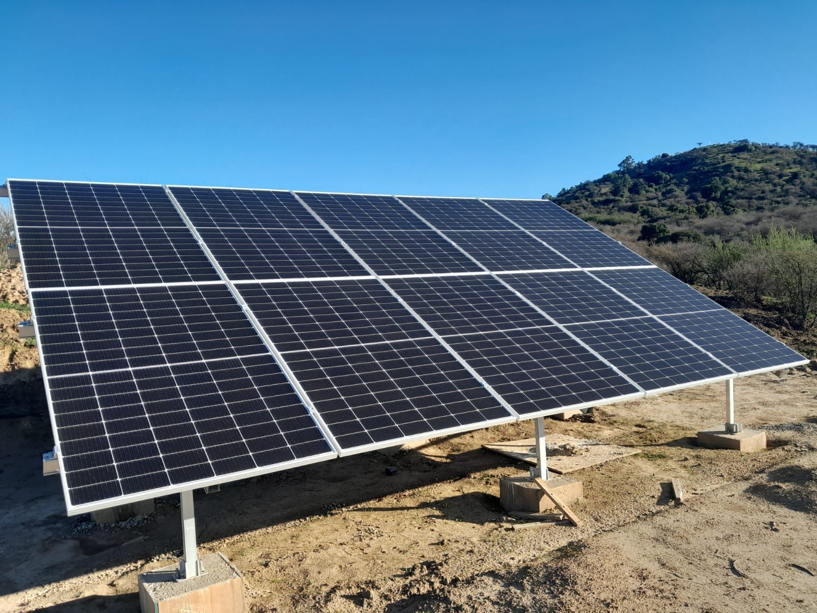 Diseño e implementación de proyectos de energía eléctrica y fotovoltaicas