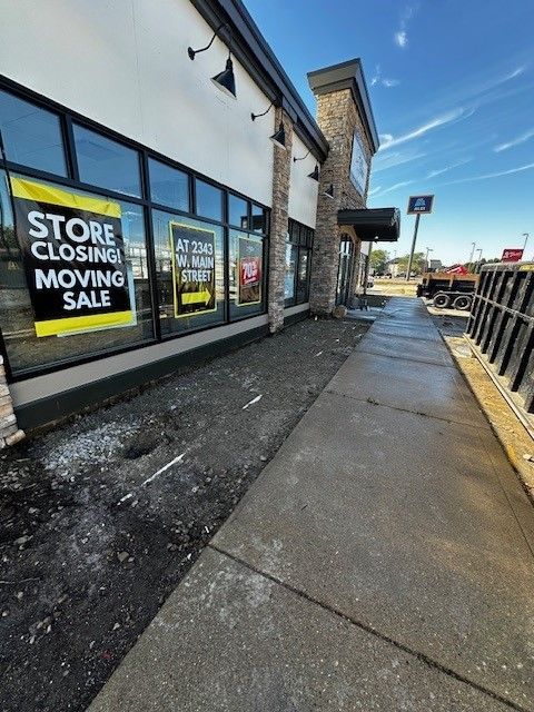 A store that is closing and moving sale