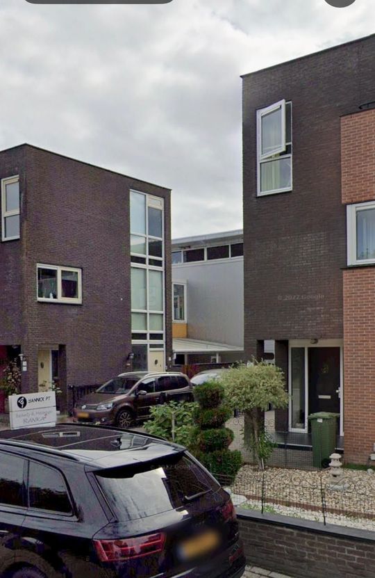 Achter deze gebouwen locatie IJsselstein perfect body and Mind