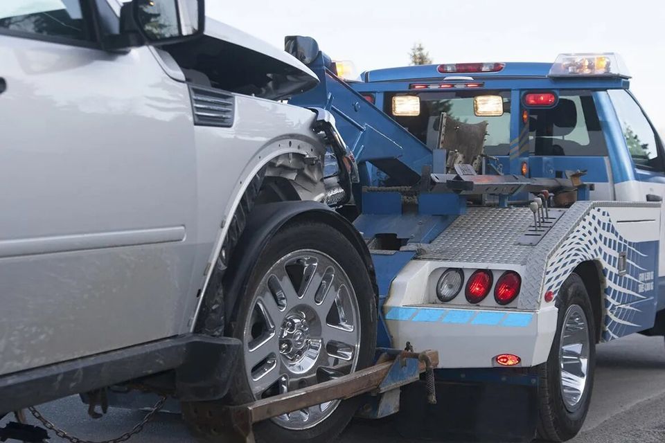 Wrecked Car Towing | Indianapolis, IN | HIX Wrecker Service, Inc.
