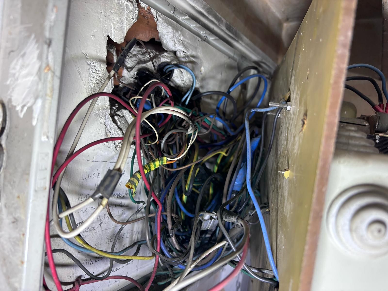 PRONTO INTERVENTO CASA 24 - ELETTRICISTA