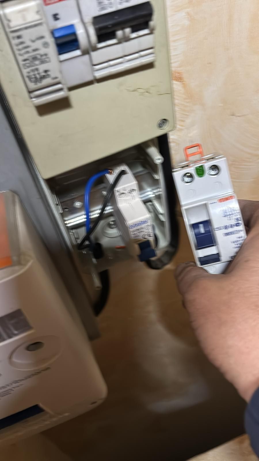 PRONTO INTERVENTO CASA 24 - ELETTRICISTA