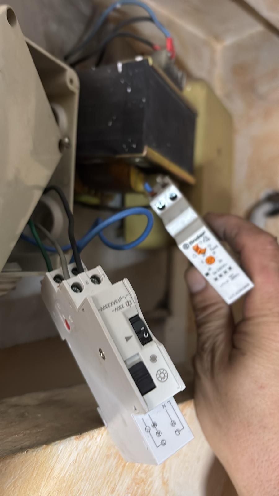 PRONTO INTERVENTO CASA 24 - ELETTRICISTA